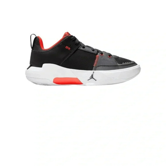 New Jordan kids grade school one take 5 basketball schools 
Size big kids size 7 - Picture 1 of 16